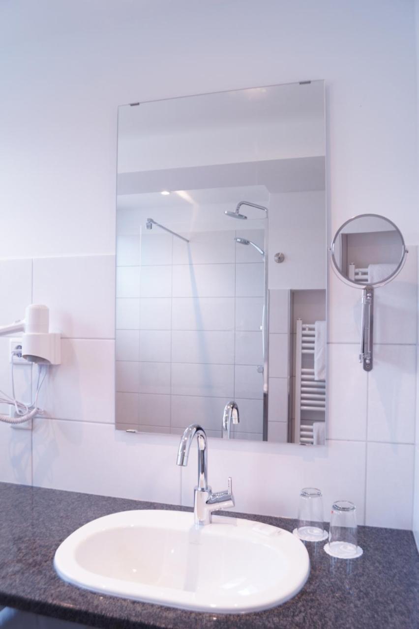 Hotel Gasthof Luis Варбург Екстериор снимка