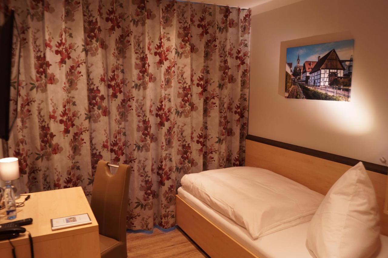 Hotel Gasthof Luis Варбург Екстериор снимка